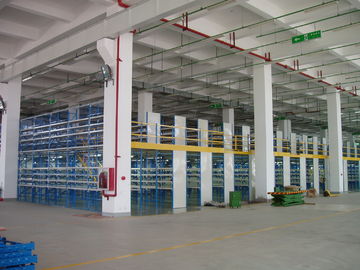 Planchers de mezzanine industriels de plancher à deux niveaux enterrant la taille de 5m avec le conseil latéral