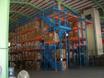 Système d'entrepôt à deux niveaux en acier industriel d'escalier de planchers de mezzanine