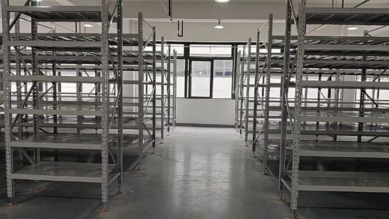 acheter CTU et AMR intégrées dans les rayonnages intelligents de charge moyenne pour une infrastructure de stockage automatisée fabrication en ligne