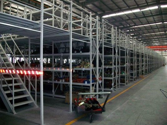 acheter Système de plancher mézanin d'entrepôt. Maximisez la capacité de stockage en utilisant l'espace vertical inutilisé. fabrication en ligne