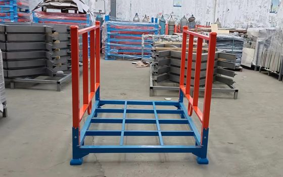 Cages de palettes pliables lourdes à l'entrepôt économisant de l'espace bleu et orange