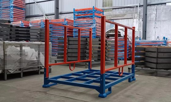 Cages de palettes pliables lourdes à l'entrepôt économisant de l'espace bleu et orange