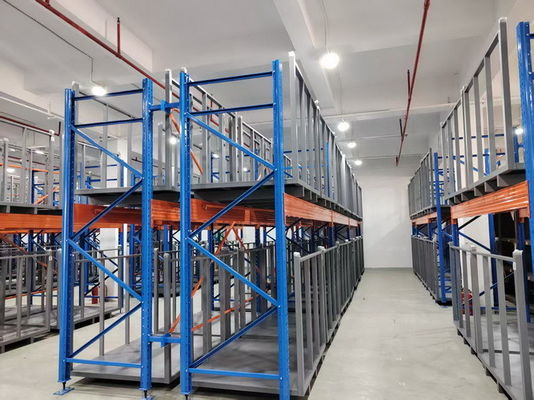 Système de stockage de rouleaux de tissu personnalisable avec fonctionnement par chariot élévateur ou AGV pour les entrepôts de taille moyenne et petite