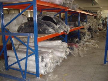 en acier/bois rayonne les supports résistants de rayonnage pour des actions de matériel de tissu